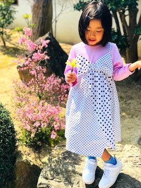「NIKE（ナイキ）のアイテム（スニーカー、ホワイト系）」を使った、RUNANA77さん（キッズ・130cm）の春コーディネート
