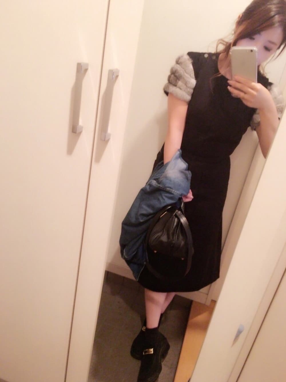 「買い物、ショッピング、ちょっときれいめ、ユニクロ、ジャンスカ」｜「Wranglerのアイテム（シャツ/ブラウス、ブルー系）」を使った、ayanoさん（レディース・156cm）の秋コーディネートの1枚目の写真