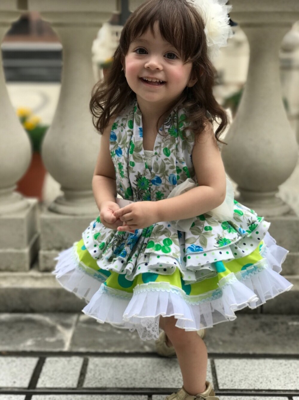 大人可愛い緑色の子供用ドレス