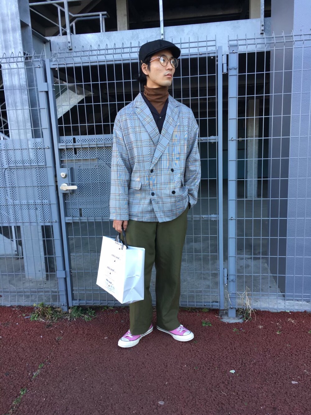 「古着、古着MIX、niko and ...、ハンチング、テーラードジャケット、軍パン、converse、チャックテイラー、ct70」｜「WEGOのアイテム（テーラードジャケット、グレー系）」を使った、dda6さん（メンズ・172cm）の冬コーディネートの1枚目の写真