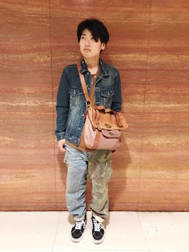 「FOSSIL（フォッシル）のアイテム（バッグ）」を使った、トレンディヴンさん（メンズ・170cm）の春コーディネート