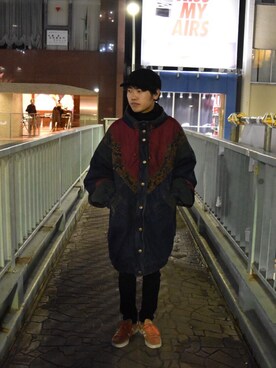「原宿」｜「アイテム（デニムジャケット）」を使った、トレンディヴンさん（メンズ・170cm）の冬コーディネート