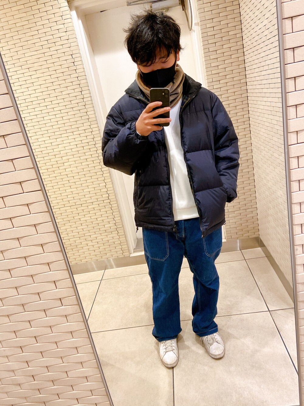 「BAYFLOW(BAYFLOW)、McGREGOR、GU、PUMA、ネックウォーマー、ダウンジャケット、スウェット、トレーナー、年末WEAR感謝祭、冬コーデ」｜「BAYFLOWのショアライフネックウォーマー（ネックウォーマー/スヌード、ベージュ系）」を使った、トレンディヴンさん（メンズ・170cm）の冬コーディネートの1枚目の写真