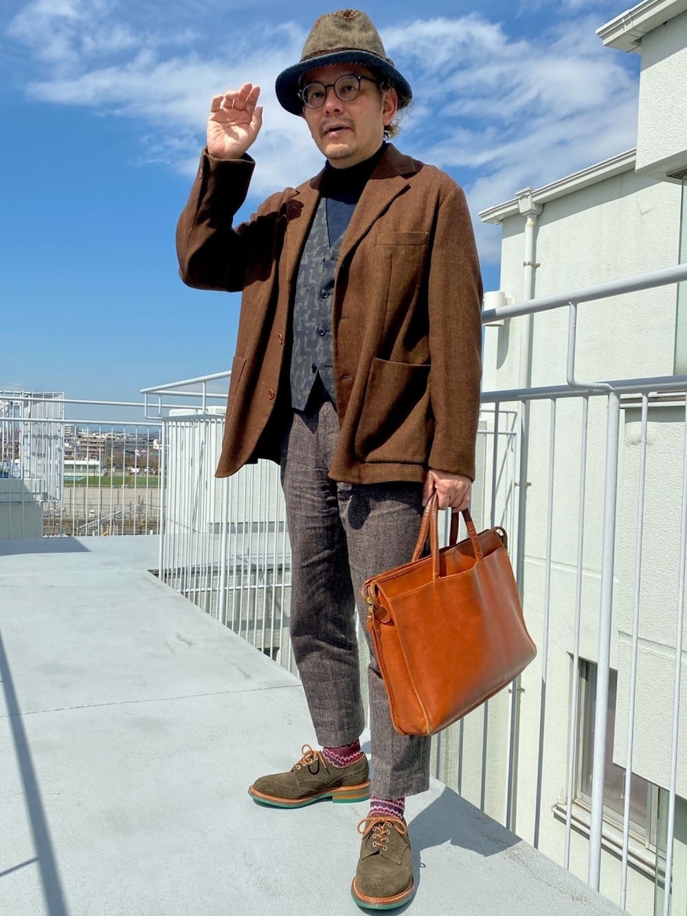 IL BISONTEのビジネスバッグを使った人気ファッションコーディネート 