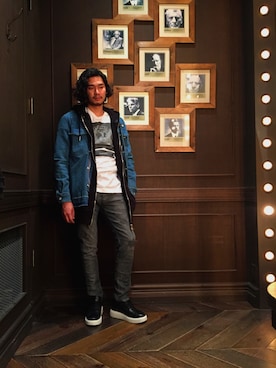 「DIESEL（ディーゼル）のアイテム（シャツ/ブラウス、ブルー系）」を使った、Yamadamotoki1さん（メンズ・177cm）の冬コーディネート