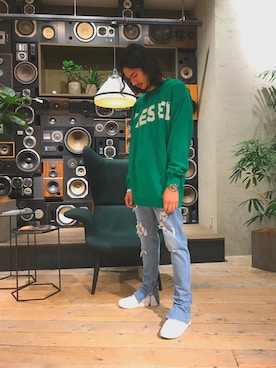 「DIESEL（ディーゼル）の00S9U60KAQR（ニット/セーター、グリーン系）」を使った、Yamadamotoki1さん（メンズ・177cm）の秋コーディネート