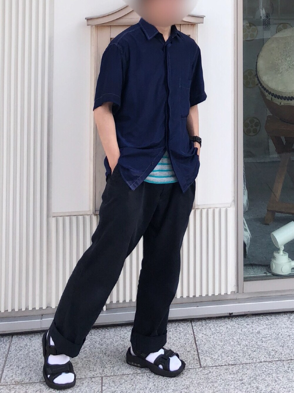「夏コーデ、used、サンダル、ワイドパンツ、パジャマシャツ、ネイビー」｜「Christian Diorのアイテム（シャツ/ブラウス、ブルー系）」を使った、yusaさん（メンズ・167cm）の春コーディネートの1枚目の写真