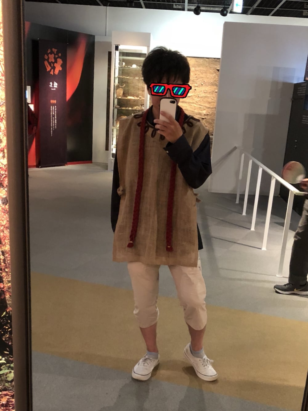 「ラフ、Calvin Klein、VANS、縄文時代、青森、シンプル、ブラウン、ブラック、スニーカー」｜「Calvin Kleinのアイテム（パンツ、ベージュ系）」を使った、yusaさん（メンズ・167cm）の秋コーディネートの1枚目の写真