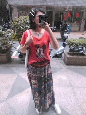 「NET（ネット）のアイテム（Tシャツ/カットソー、レッド系）」を使った、Sasa さん（レディース・170cm）の春コーディネート