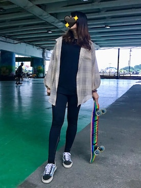 「VANS（バンズ）のアイテム（シューズ、ブルー系）」を使った、Sasa さん（レディース・170cm）の秋コーディネート