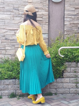 「Chaco closet（チャコ クローゼット）のアソートプリーツ Aラインウエストゴムロングスカート[チェック 小花柄 ダルメシアン コーデュロイ サテン シアー 無地]（スカート）」を使った、こうめさん（レディース・155cm）の春コーディネート