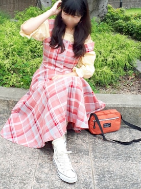 「オフショルブラウス」｜「アイテム（ジャケット/アウター）」を使った、こうめさん（レディース・155cm）の秋コーディネート
