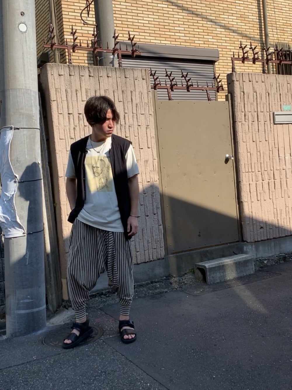 「POP TRADING COMPANYのアイテム（Tシャツ/カットソー、ホワイト系）」を使った、yokokoさん（メンズ・171cm）の秋コーディネートの1枚目の写真