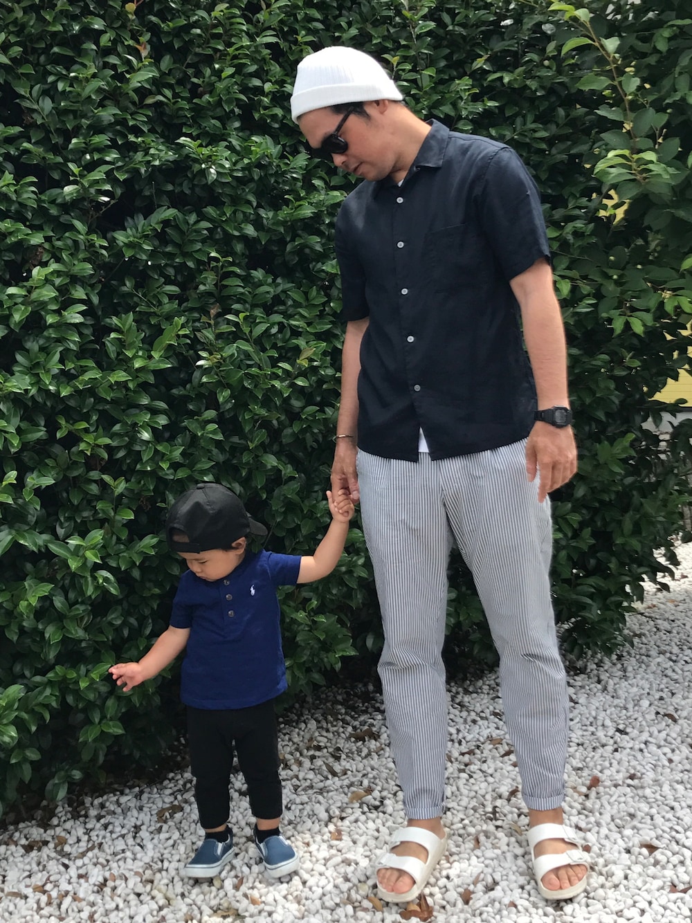 「春コーデ、ラフ、シンプル、シアサッカー、親子、キッズ、UNIQLO」｜「UNIQLOのアイテム（パンツ、ブルー系）」を使った、masaさん（メンズ・176cm）の夏コーディネートの1枚目の写真