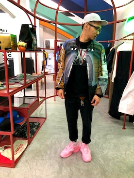 「アイテム（アクセサリー、レッド系）」を使った、Paul Ng さん（メンズ・173cm）の冬コーディネート