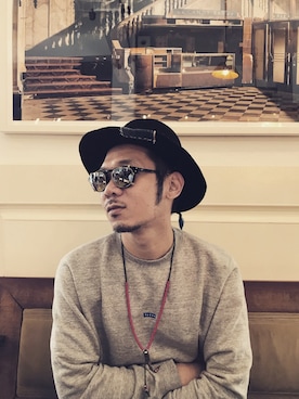 「アイテム（アクセサリー、レッド系）」を使った、Paul Ng さん（メンズ・173cm）の冬コーディネート