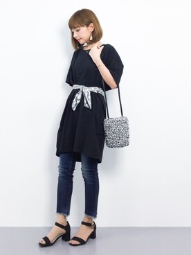 「Ungrid（アングリッド）のインディゴフレイドヘムストスリ（デニムパンツ）」を使った、ayumi  sato さん（レディース・155cm）の春コーディネート