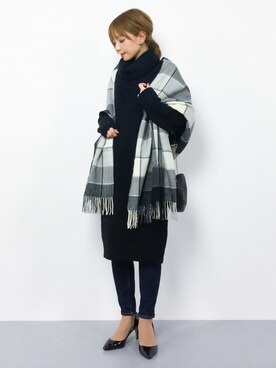 「BLISS POINT（ブリスポイント）のアイテム（ストール/ショール）」を使った、ayumi  sato さん（レディース・155cm）の秋コーディネート