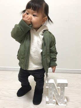 「H&M（エイチ・アンド・エム）のアイテム（ミリタリージャケット）」を使った、N☺︎chanさん（キッズ・80cm）の冬コーディネート