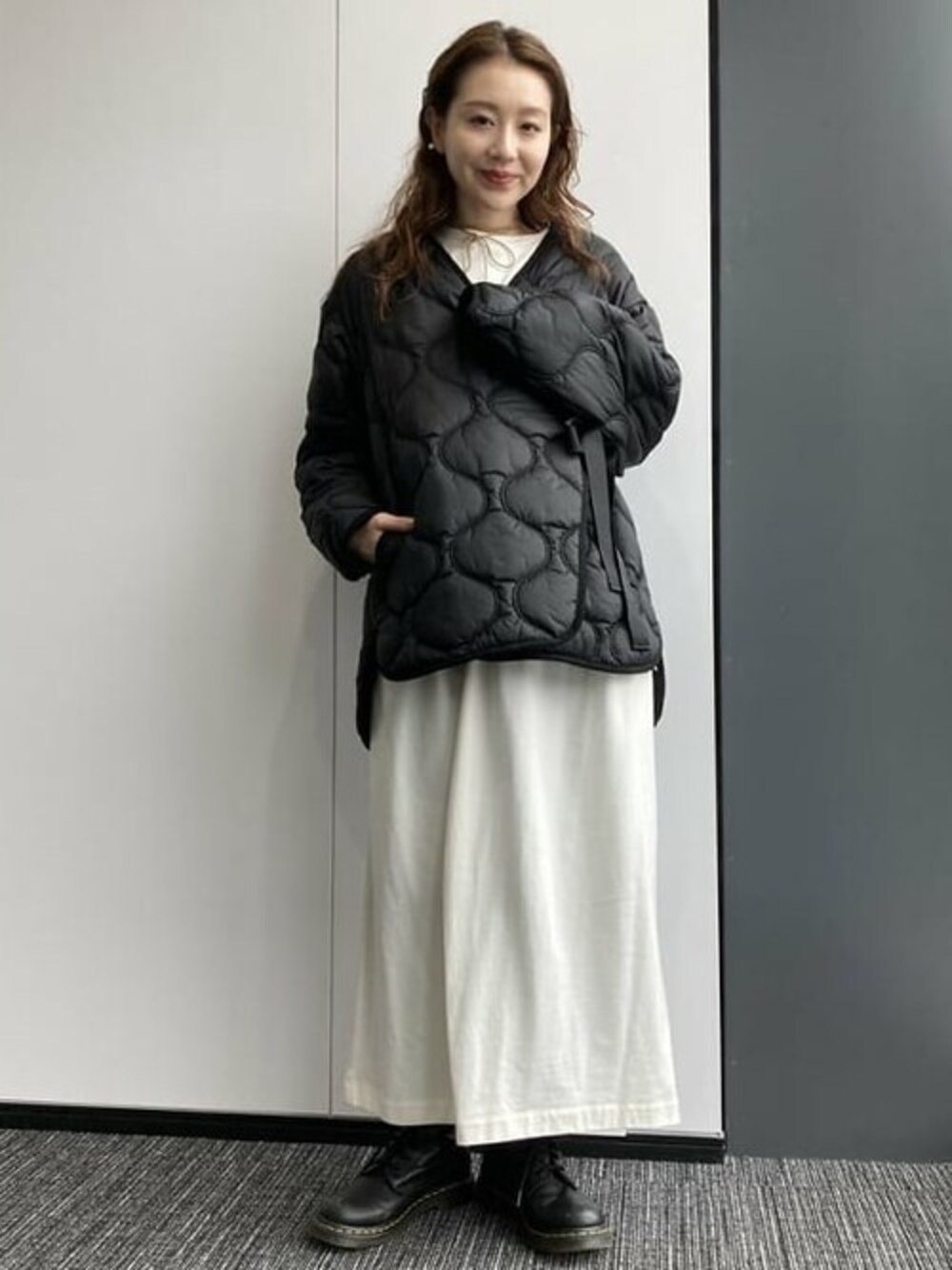 「ワンピース、ダウンジャケット、BEAMS、BEAMS LIGHTS、ビームス、秋コーデ、ビームスライツ、ラグジュアル、LUXUAL、OUD」｜「BEAMS LIGHTSのBEAMS LIGHTS / ダブル キルト ステッチ ブルゾン（ブルゾン、ブラック系）」を使った、BEAMS LIGHTS Women'sさん（レディース・157cm）の秋コーディネートの1枚目の写真
