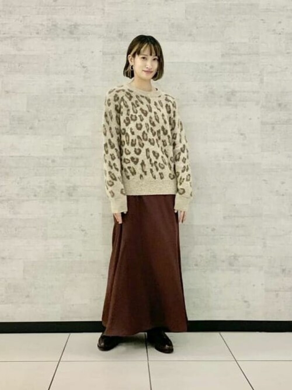 「レオパード、A.P.C.、BEAMS、大人カジュアル、BEAMS LIGHTS、ビームス、キャミワンピ、ビームスライツ、ラグジュアル、LUXUAL」｜「BEAMS LIGHTSのBEAMS LIGHTS / ハンマーサテン キャミワンピース（ワンピース、レッド系）」を使った、BEAMS LIGHTS Women'sさん（レディース・158cm）の冬コーディネートの1枚目の写真