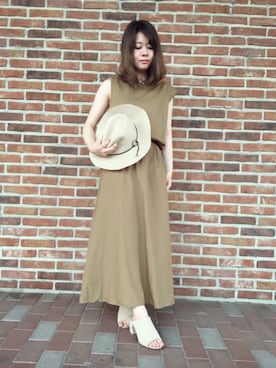 「アイテム（つなぎ/オールインワン、ベージュ系）」を使った、Rina Nakaguroさん（レディース・155cm）の夏コーディネート