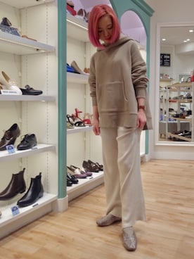 「アイテム（パンプス、グレー系）」を使った、musashikosugiさん（レディース・160cm）の春コーディネート