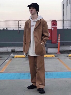 「Gramicci（グラミチ）のアイテム（パーカー）」を使った、カズヤさん（メンズ・170cm）の秋コーディネート