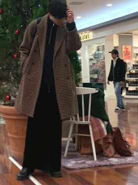 「BEAUTY&YOUTH UNITED ARROWS」｜「アイテム（チェスターコート）」を使った、よっしーDAKARAツイスターズ証券吉村さん（メンズ・185cm）の冬コーディネート