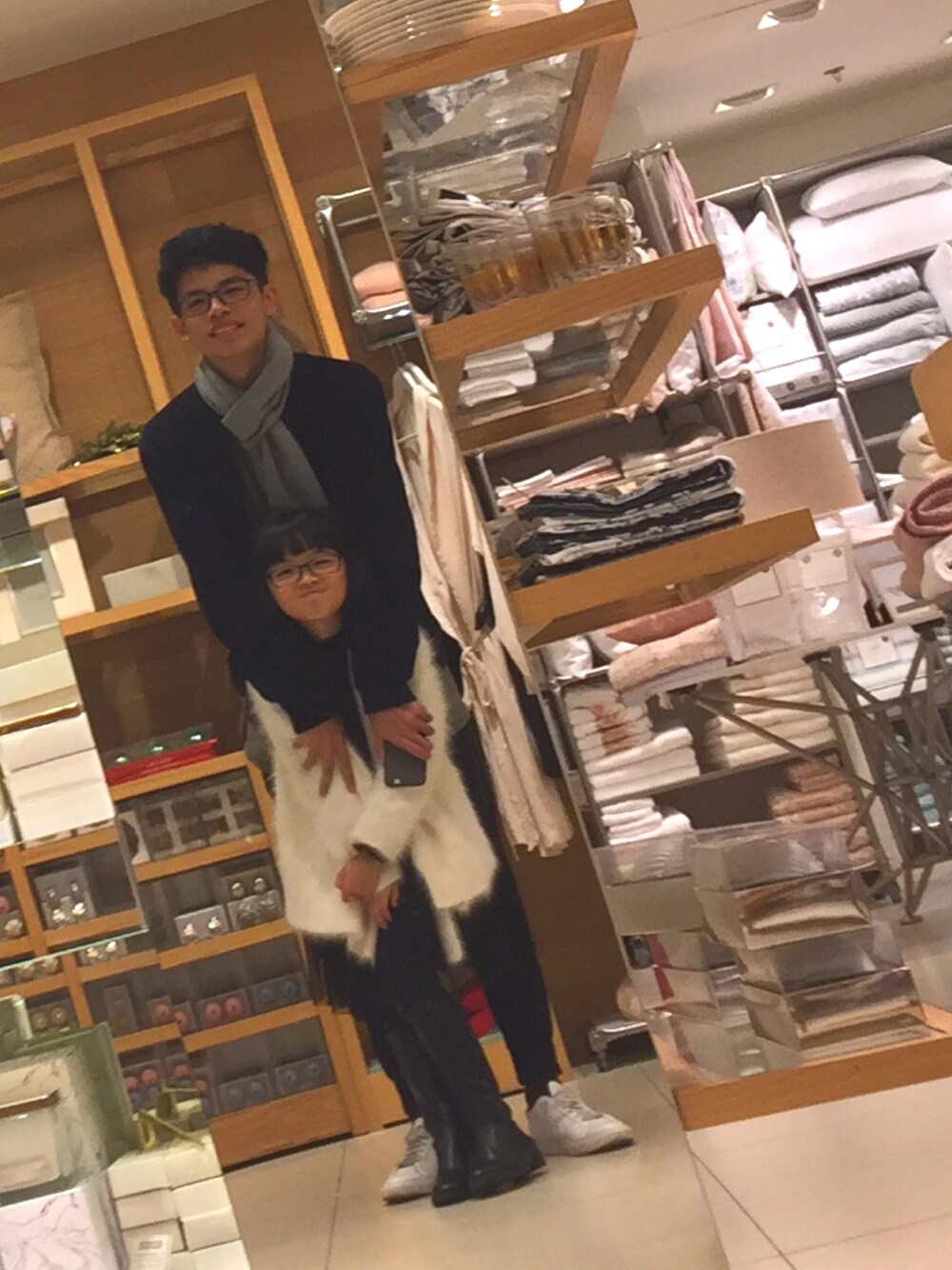 「Ray-Banのアイテム（メガネ、ブラック系）」を使った、CWCJWさん（メンズ・173cm）の冬コーディネートの1枚目の写真