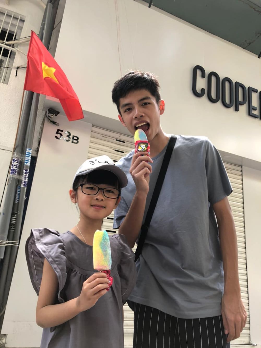 「アイス、vietnam」｜「COSのアイテム（Tシャツ/カットソー、その他）」を使った、CWCJWさん（メンズ・173cm）の冬コーディネートの1枚目の写真