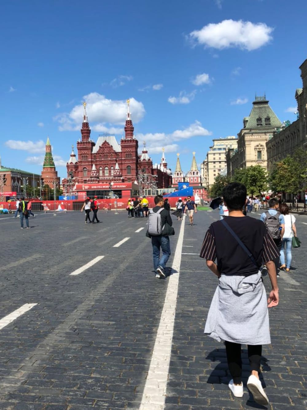 「worldcup2018、Moscow」｜「ZARA MANのアイテム（Tシャツ/カットソー、ブラック系）」を使った、CWCJWさん（メンズ・173cm）の夏コーディネートの1枚目の写真