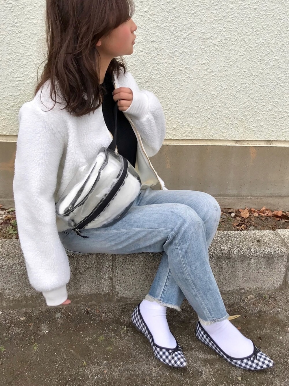 「GU、プチプラコーデ、ボア、ギンガムチェック、バレエシューズ、デニム、フリル、ラクチンコーデ、ボアブルゾン、カジュアル」｜「GUのアイテム（シューズ、ブラック系）」を使った、Taiyou（たいよう）さん（レディース・154cm）の冬コーディネートの1枚目の写真
