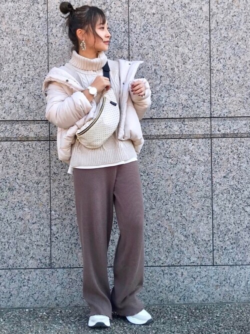 Taiyou（たいよう）使用「natural couture（フード付きショート中綿フェイクダウン）」的時尚穿搭