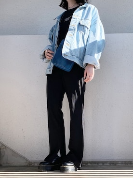 「スリットパンツ」｜「アイテム（デニムジャケット）」を使った、リカさん（レディース・158cm）の春コーディネート