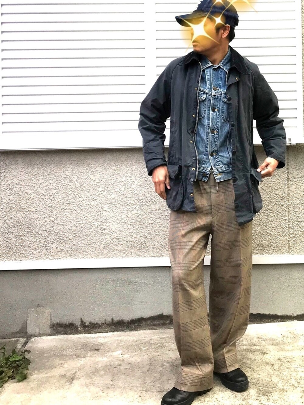 「オトナカジュアル、カジュアルコーデ、ストリート、冬アウター、ワイドパンツ、バブアー、デニムジャケット、古着コーデ、パラディウム、年末WEAR感謝祭」｜「BarbourのBarbour(バブアー)  BEAUFORT SL（ブルゾン、ブラック系）」を使った、joekoolさん（メンズ・174cm）の冬コーディネートの1枚目の写真