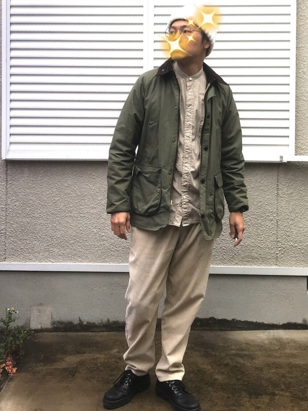 「お洒落さんとつながりたい、今日のコーデ、シンプル、カジュアル、休日スタイル、大人コーデ、バブアー、ノーカラーシャツ、WEGO、カラーパンツ」｜「BEAMSのアイテム（シャツ/ブラウス、ベージュ系）」を使った、joekoolさん（メンズ・174cm）の春コーディネートの1枚目の写真
