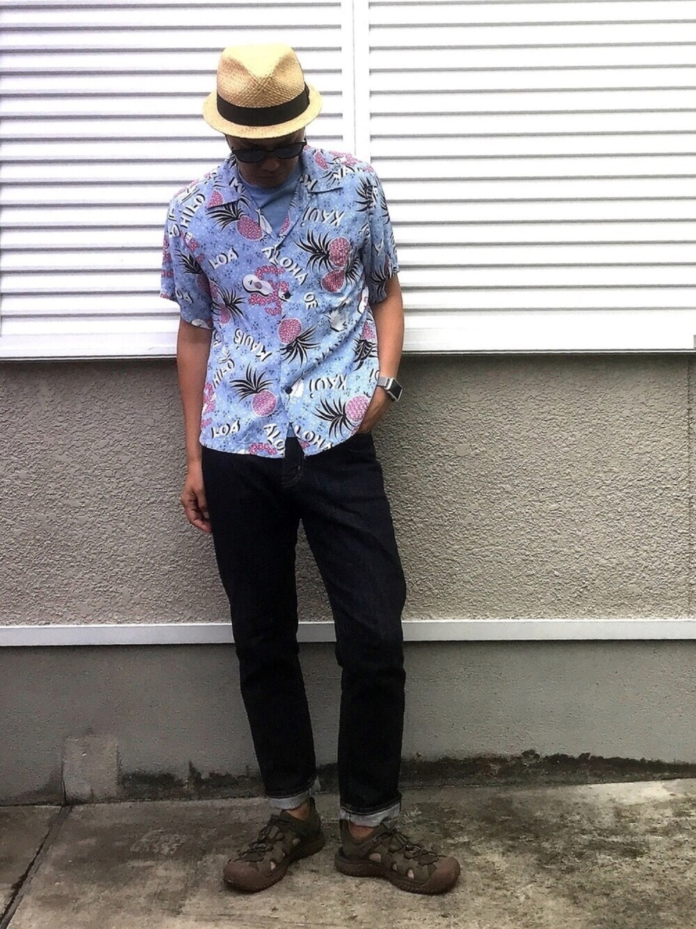 「アロハシャツ、サンサーフ、SOLRSANDAL、staycoolwithKEENsandal、keen、キーン、zozoデニム、オトナカジュアル、プチプラコーデ、シャツスタイル」｜「NEW YORK HATのアイテム（ハット、ベージュ系）」を使った、joekoolさん（メンズ・174cm）の夏コーディネートの1枚目の写真