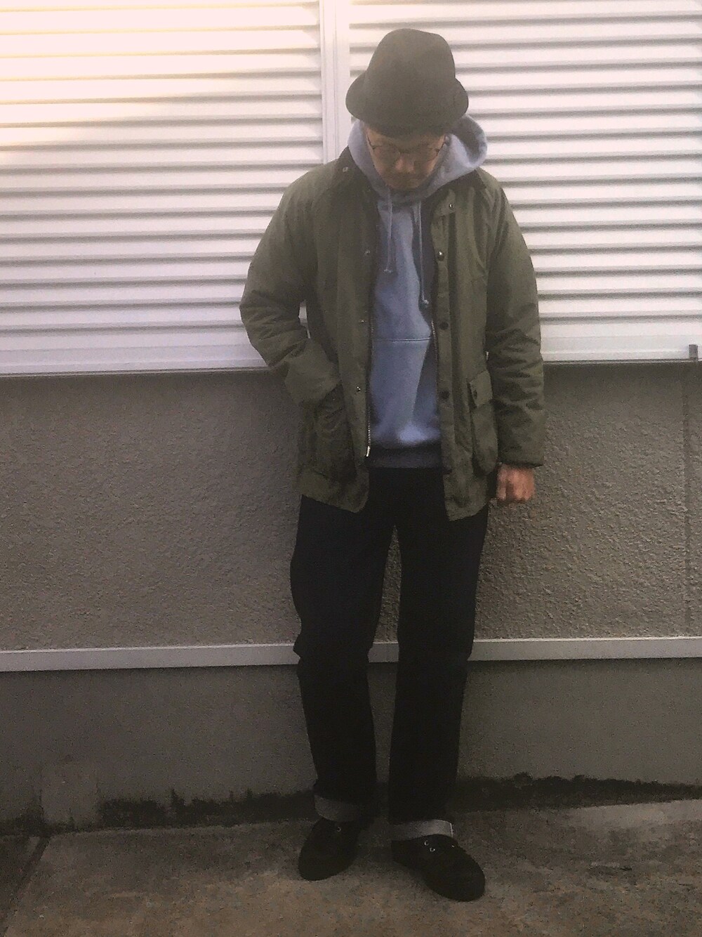 「年末WEAR感謝祭、冬コーデ、オトナカジュアル、カジュアルコーデ、barbour、GU、デニムパンツ、レイヤードスタイル、冬アウター」｜「CA4LAのKOTSUBA（ハット、ブラック系）」を使った、joekoolさん（メンズ・174cm）の冬コーディネートの1枚目の写真
