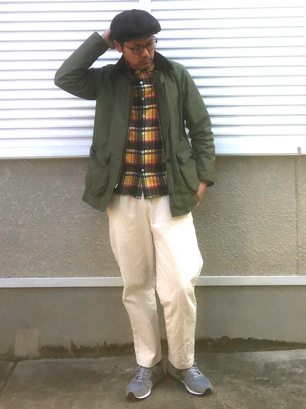 「シンプルスタイル、休日コーデ、スニーカーコーデ、春、オトナカジュアル、バブアー、barbour、プチプラ、ネルシャツ」｜「NEW YORK HATのアイテム（キャスケット、ブラウン系）」を使った、joekoolさん（メンズ・174cm）の春コーディネートの1枚目の写真