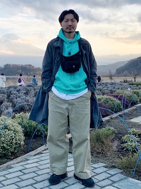 「スタッフセンバツ」｜「アイテム（トレンチコート）」を使った、おがしょーさん（メンズ・178cm）の冬コーディネート