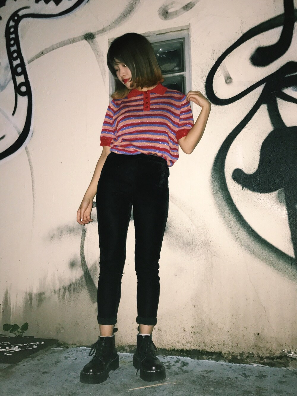 「ドラフトジュエティ、jouetie、グリッター、ラメ、ポロシャツ」｜「jouetieのベロアレギンス（その他パンツ、ブラック系）」を使った、Rinさん（レディース・149cm）の春コーディネートの1枚目の写真