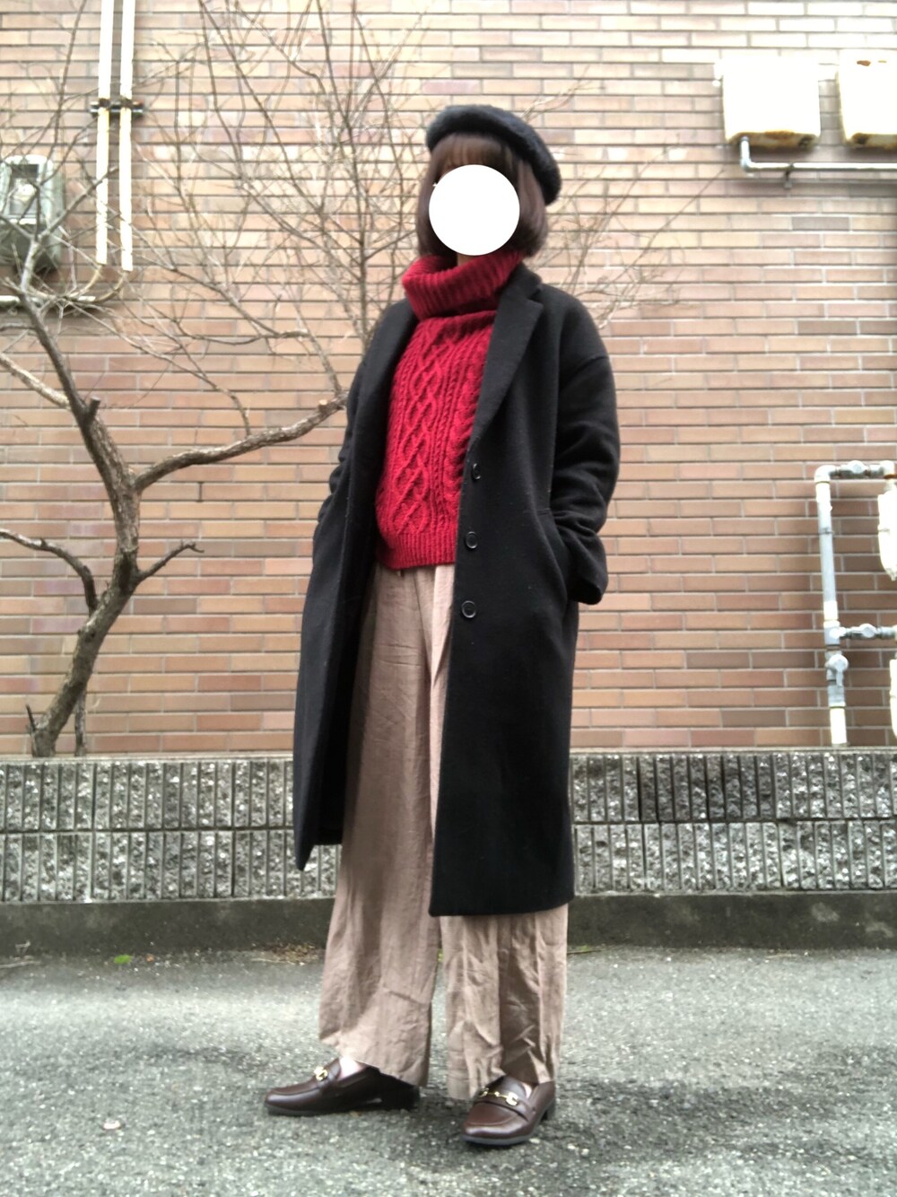 「ootd、オトナカジュアル、クリスマスコーデ」｜「INGNIの3Gモールケーブルオフタートル/レディース-2017AW-（ニット/セーター、レッド系）」を使った、有希さん（レディース・159cm）の冬コーディネートの1枚目の写真