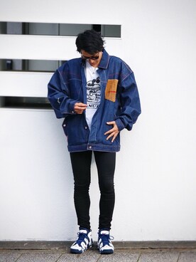 「UNIQLO（ユニクロ）のMEN ストレッチスキニーフィットテーパードカラージーンズ（デニムパンツ、ブラック系）」を使った、あるとさん（メンズ・180cm）の春コーディネート