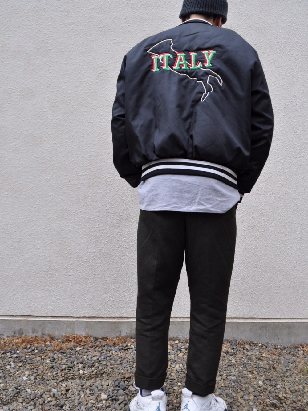 「古着、スニーカー、ストリート、スラックス、コーチジャケット、ootd、シャツスタイル、AIR JORDAN、春夏コーデ、おしゃれさんと繋がりたい」｜「VINTAGEのvintage shirt（シャツ/ブラウス、グレー系）」を使った、polarnightlibraryさん（メンズ・174cm）の春コーディネートの1枚目の写真