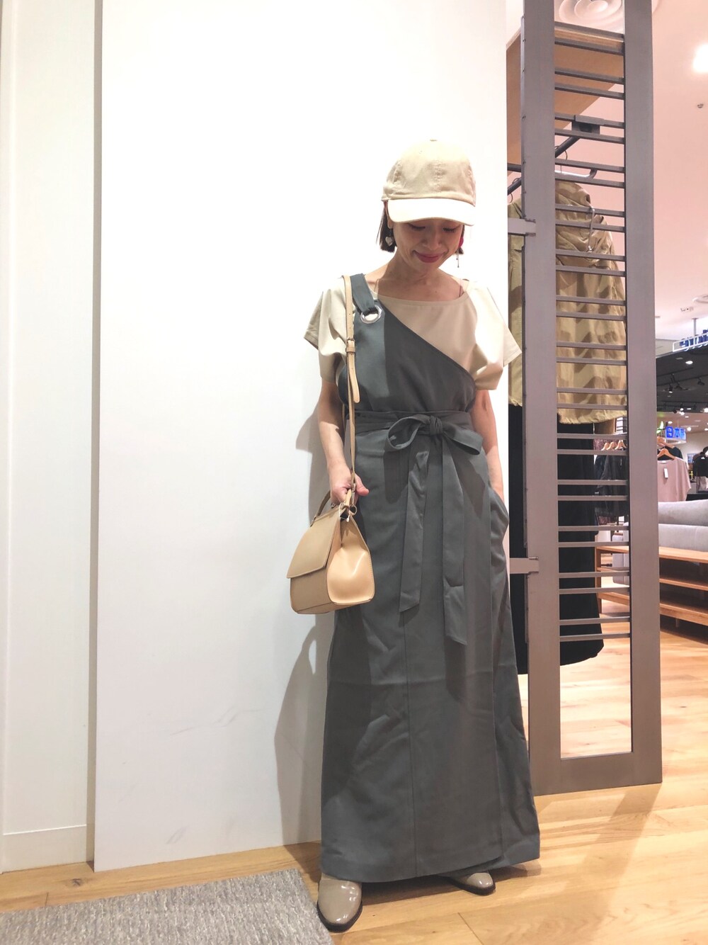 「ワンピース、ワンショルダーワンピース、KBF好きさんと繋がりたい、KBF、スタッフセンバツ、スタッフコーデ、ママコーデ、ママファッション、アーバンリサーチ、おちびさん」｜「KBFのアイテム（ワンピース、グリーン系）」を使った、ｍａｋｉｋｏさん（レディース・149cm）の夏コーディネートの1枚目の写真