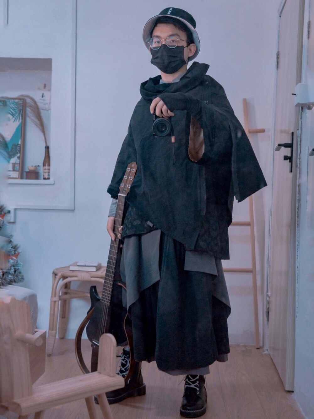「ootd、复古、black、秋のコーデ、秋コーデ、黒、黒スキニー」｜「淘宝のアイテム（帽子、ブラック系）」を使った、神大人さん（メンズ・164cm）の夏コーディネートの1枚目の写真