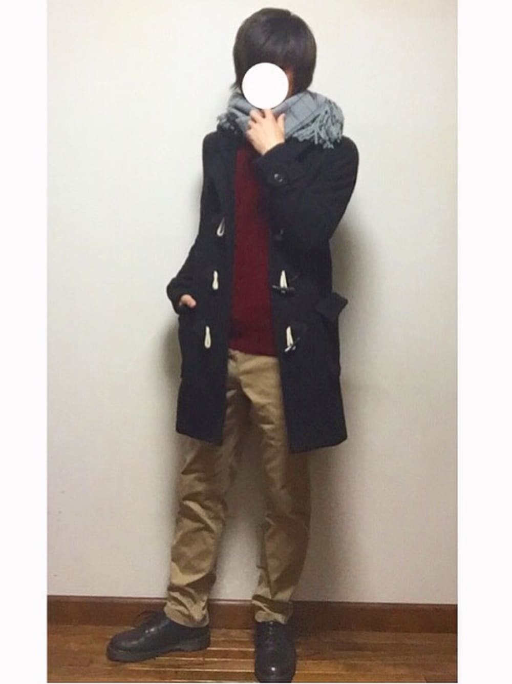 「ブラック、シンプル、オトナカジュアル、キレイめ、UNIQLO、ダッフルコート、プチプラ、Dr.Martens、ボルドー、RAGEBLUE」｜「HERE'Sのアイテム（ダッフルコート、ブラック系）」を使った、あしゅんさん（メンズ・172cm）の冬コーディネートの1枚目の写真