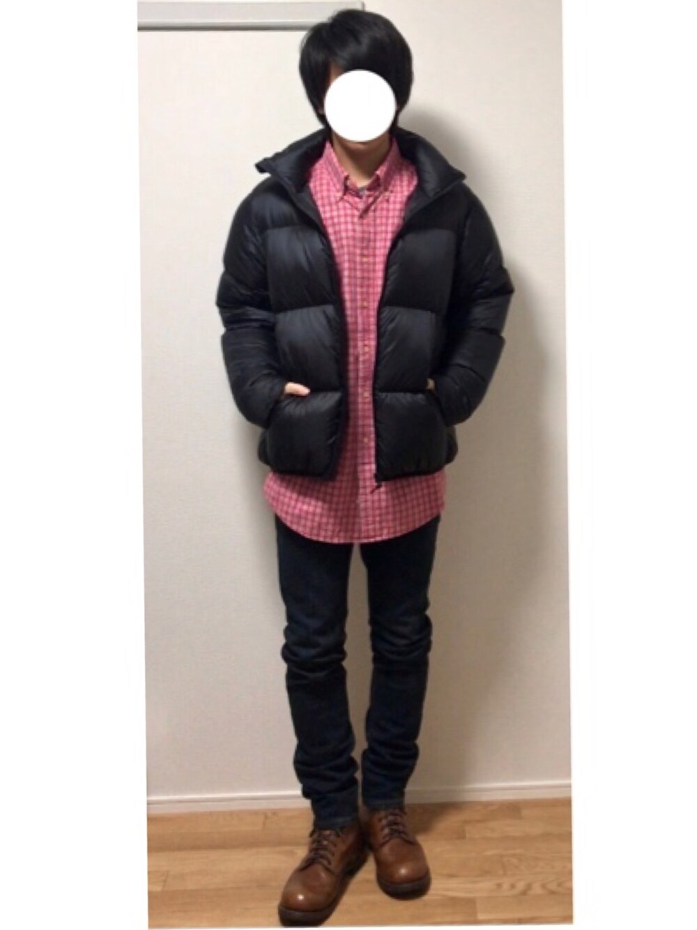 「古着、チェック、UNIQLO、休日スタイル、プチプラ、冬、シンプルコーデ、オトナカジュアル、おしゃれさんと繋がりたい、冬アウター着回しチャレンジ」｜「UNIQLOのウルトラライトダウンボリュームジャケット（ダウンジャケット/コート、ブラック系）」を使った、あしゅんさん（メンズ・172cm）の冬コーディネートの1枚目の写真