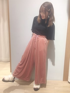 「黒×ピンク」｜「アイテム（サンダル）」を使った、kana❤︎❤︎❤︎さん（レディース・155cm）の秋コーディネート